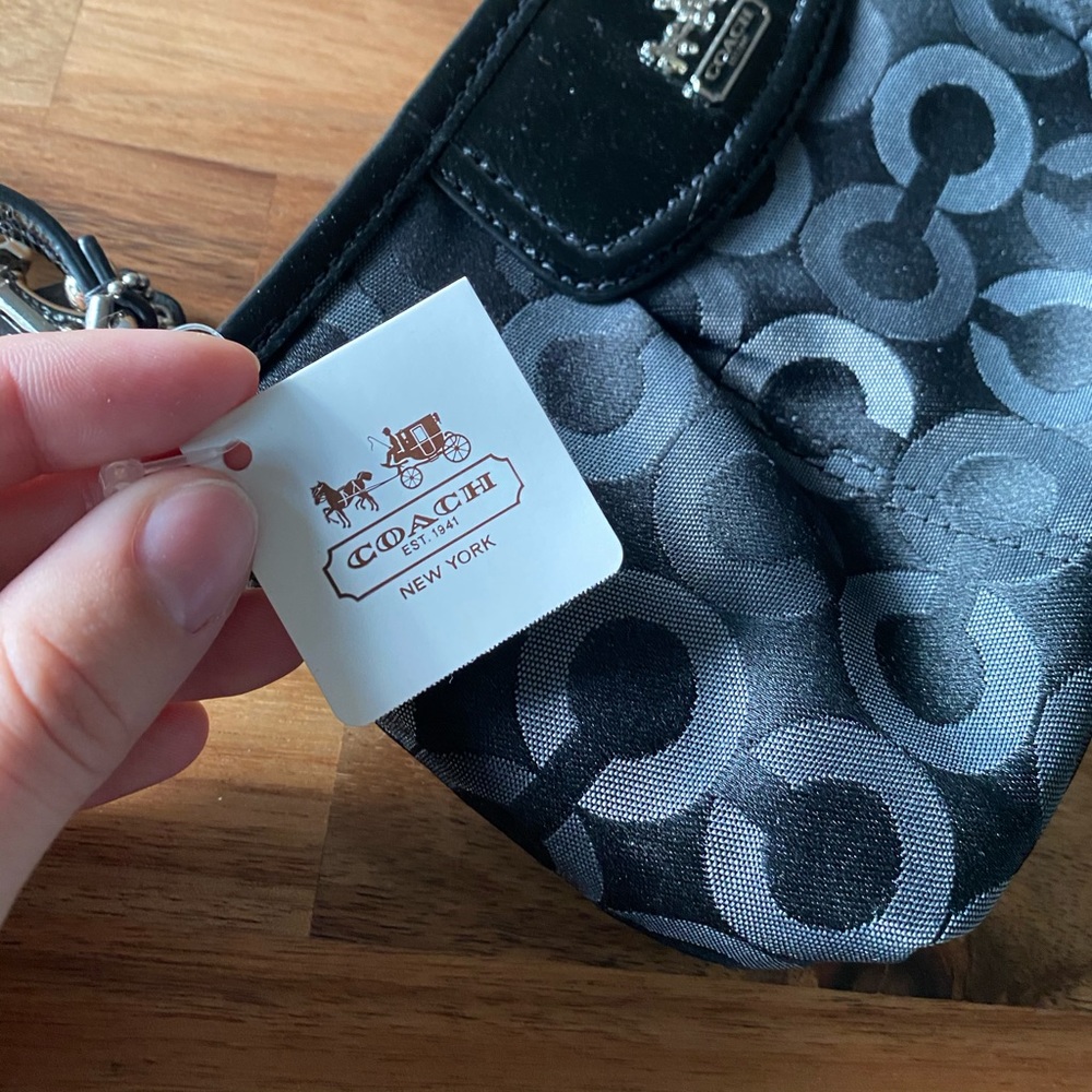 NWT black Coach clutch purse/wristlet - Picture 4 of 7